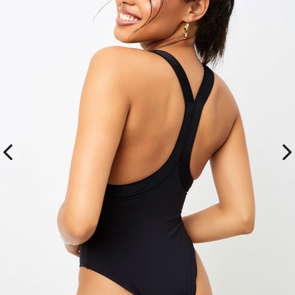 Frankie’s bikini - Picture 2 of 4